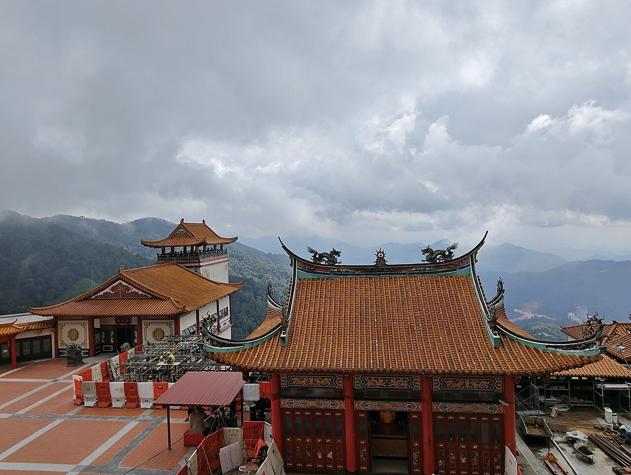 云顶山下山景